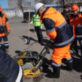 Ружицкий лично начал укладывать асфальт на дорогах района